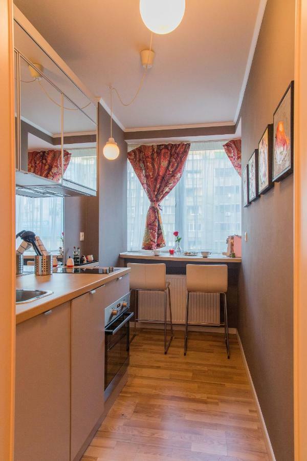 Spacious Downtown Apartment - Old Town Bukares Bagian luar foto